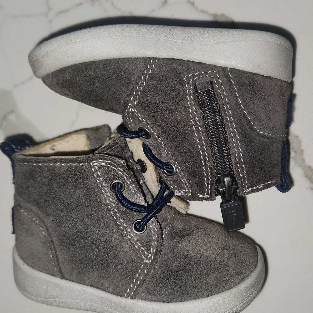 UGG Infant Kristjan Lace-up Booties Suede Gray Size 02/03